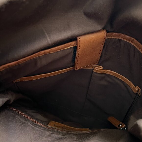 Vilenca Holland Large Leather Backpack - Picture 9 of 10